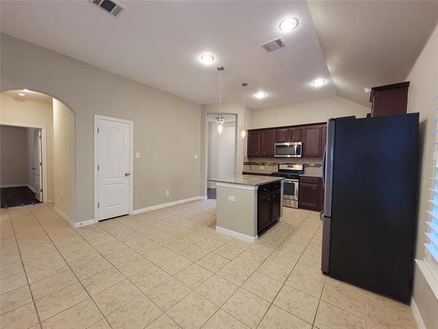 Foto del edificio - 2420 Flowing Springs Dr