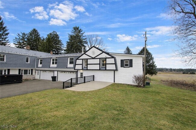 Foto del edificio - 7349 Tippecanoe Rd