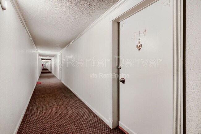 Foto del edificio - 8826 E Florida Ave