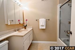 Building Photo - 133 Lawnview Cir