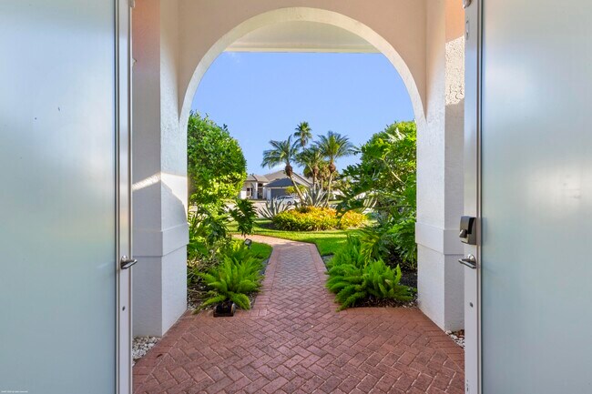 Foto del edificio - 15611 Milan Ct