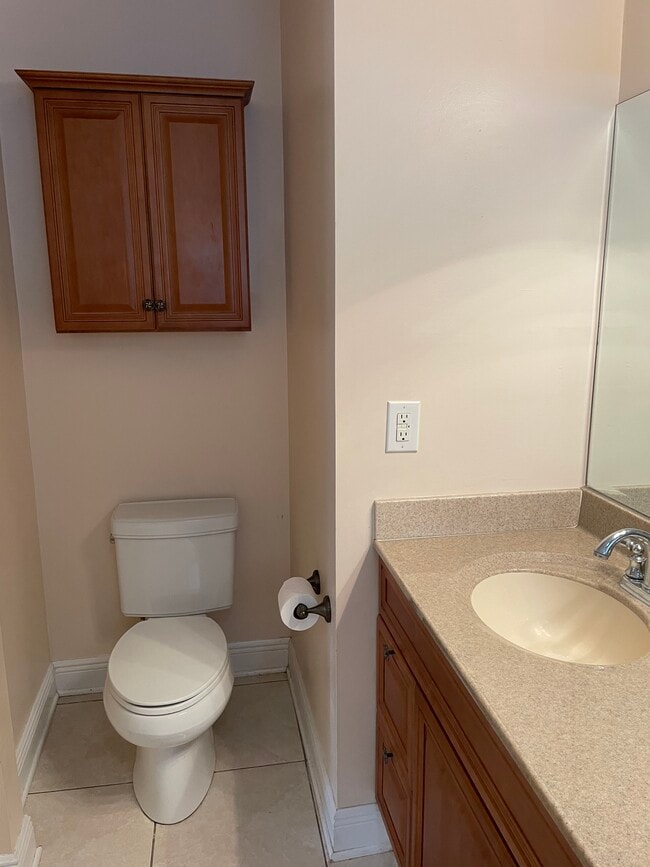 Master bath - 3005 W Sligh Ave