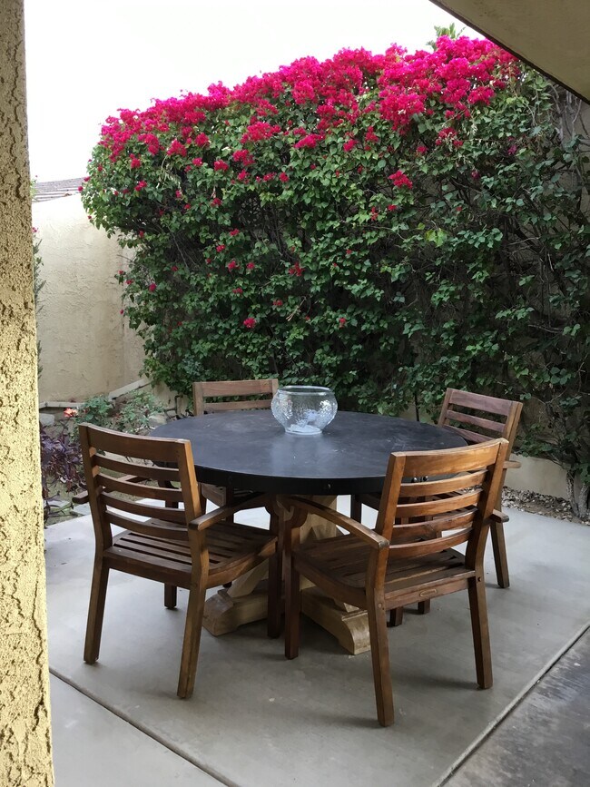 Foto del edificio - 45719 W Verba Santa Dr