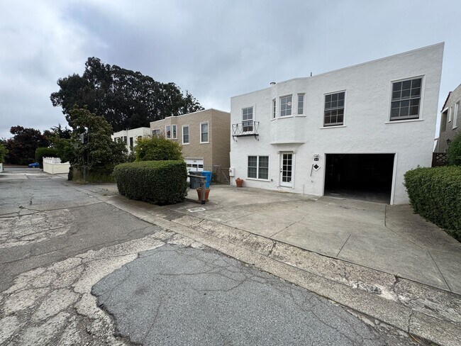 Foto del edificio - Bright & Spacious 4BD/3BA Home in Merced M...
