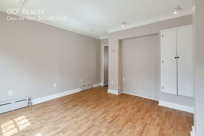 Building Photo - 2553 Salmon St