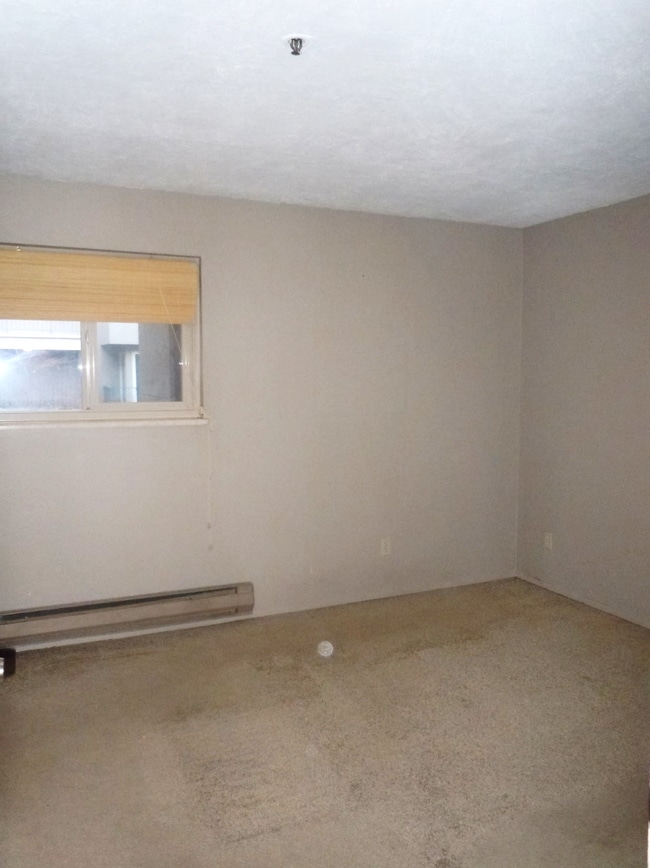 Building Photo - 511 E Roy St