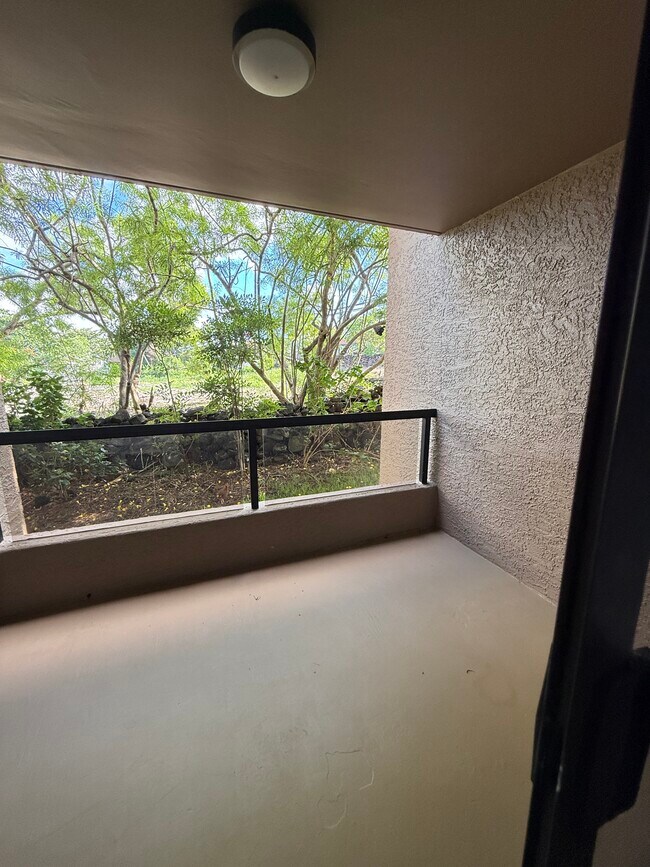 Foto del edificio - 75-5865-5865 Walua Rd