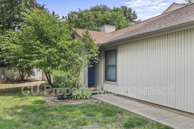 Building Photo - 2304 Melrose Dr