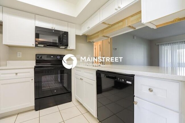 Building Photo - 3 Bedroom Pet-Friendly Home in VENICE, FL with Main Street Renewal