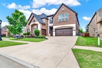 Building Photo - 12810 Avanti Dr