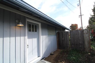 Building Photo - 711 N Morrison Rd