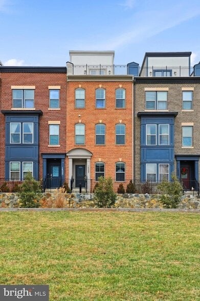 Photo - 14325 Potomac Heights Ln Townhome