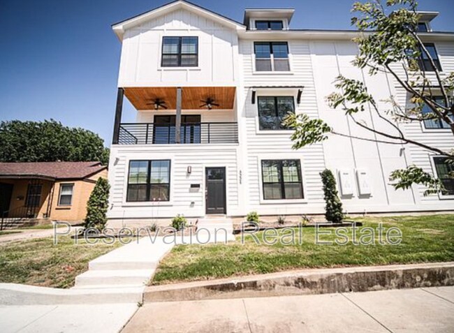 Building Photo - 3221 Forest Park Blvd