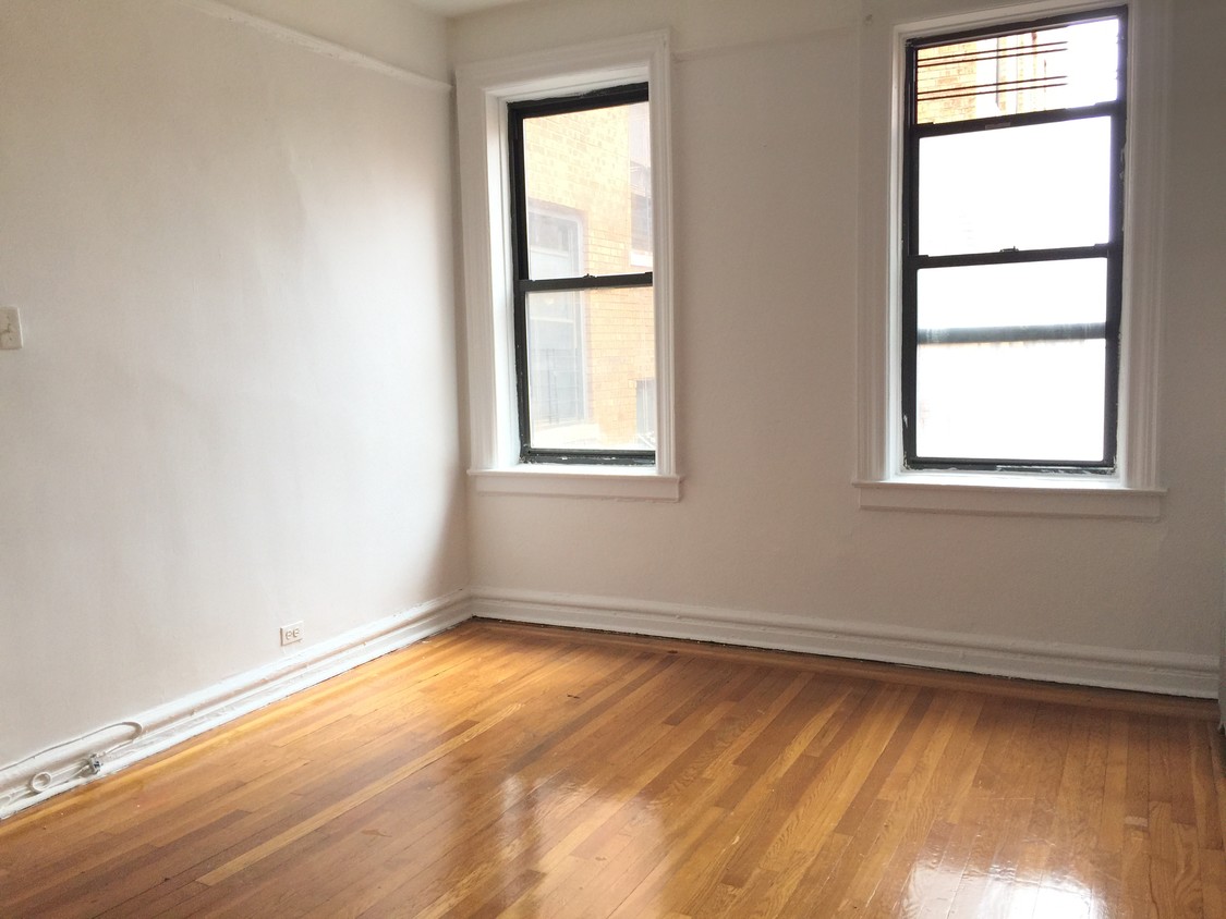 Primary Photo - 4791 Broadway
