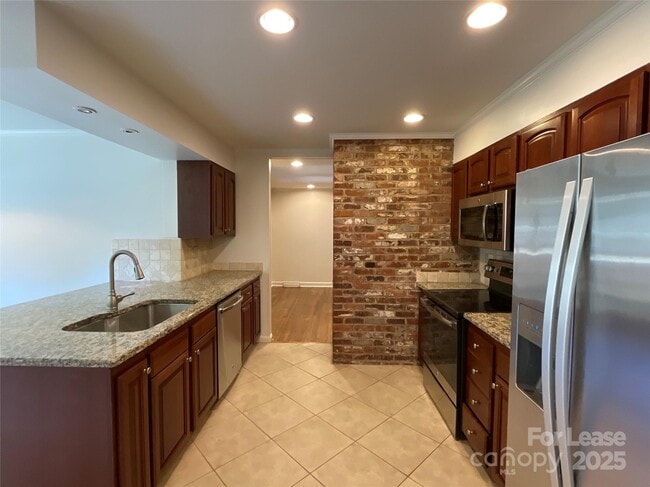 Building Photo - 3917 Kitley Pl