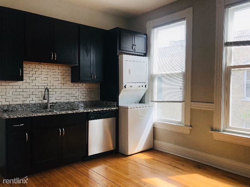 Foto principal - 2533 W Augusta Blvd