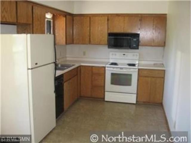 Primary Photo - 1570 Commercial Ave