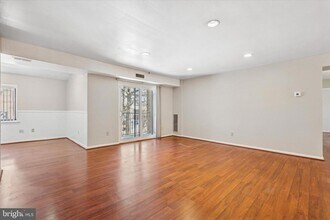 Building Photo - 3204 Delaire Landing Rd