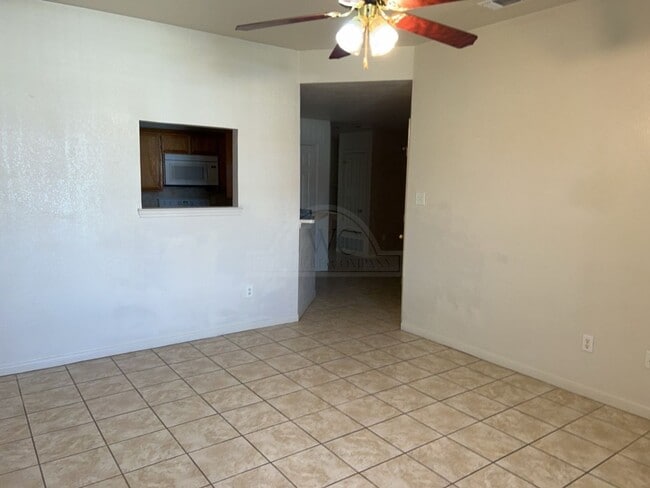 Building Photo - 1204 Nicholas Cir