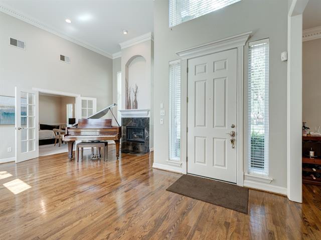 Foto del edificio - 250 Glenrose Ct
