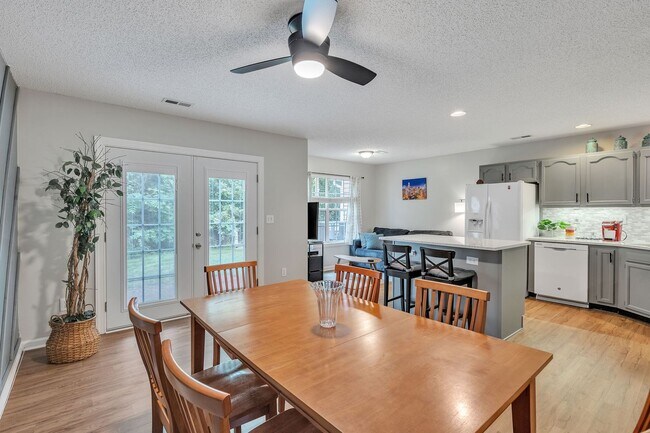 Foto del edificio - Charming 2-Bedroom Prescott Village Townhome!