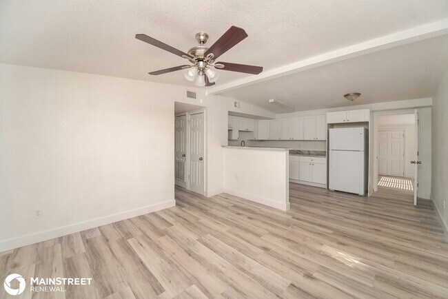 Building Photo - 4109 W Marietta St, Tampa, FL 33616