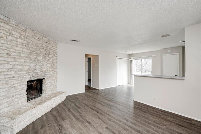 Foto del edificio - 11907 Alpheus Ave