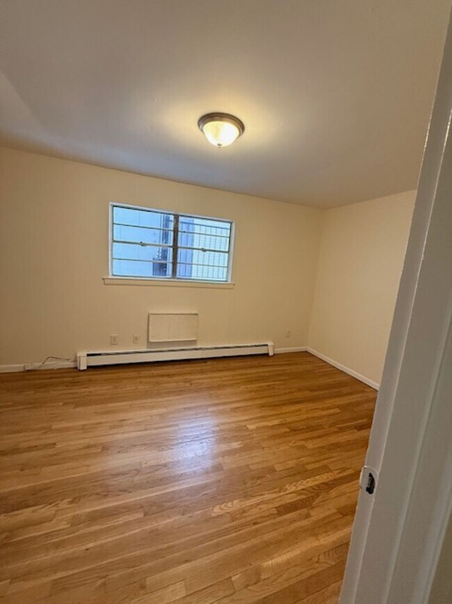 Foto del edificio - 74th Street Construction LLC