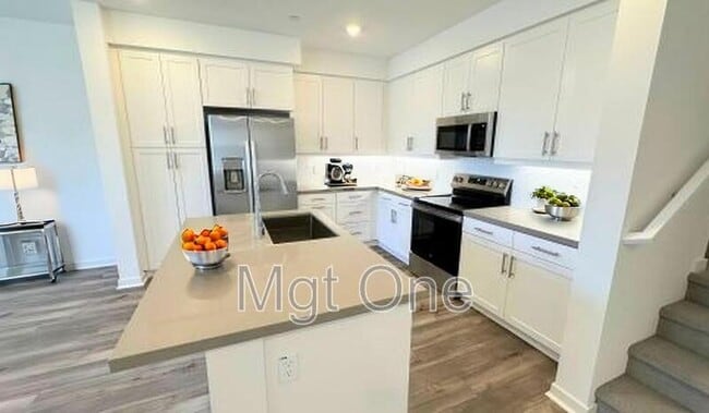 Photo - 6111 Victoria Way Unit 107 House