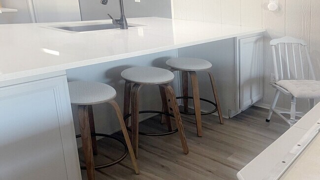 Foto del edificio - 1902 Bayhouse Dr