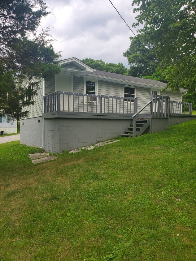 Foto principal - 914 Bayless St