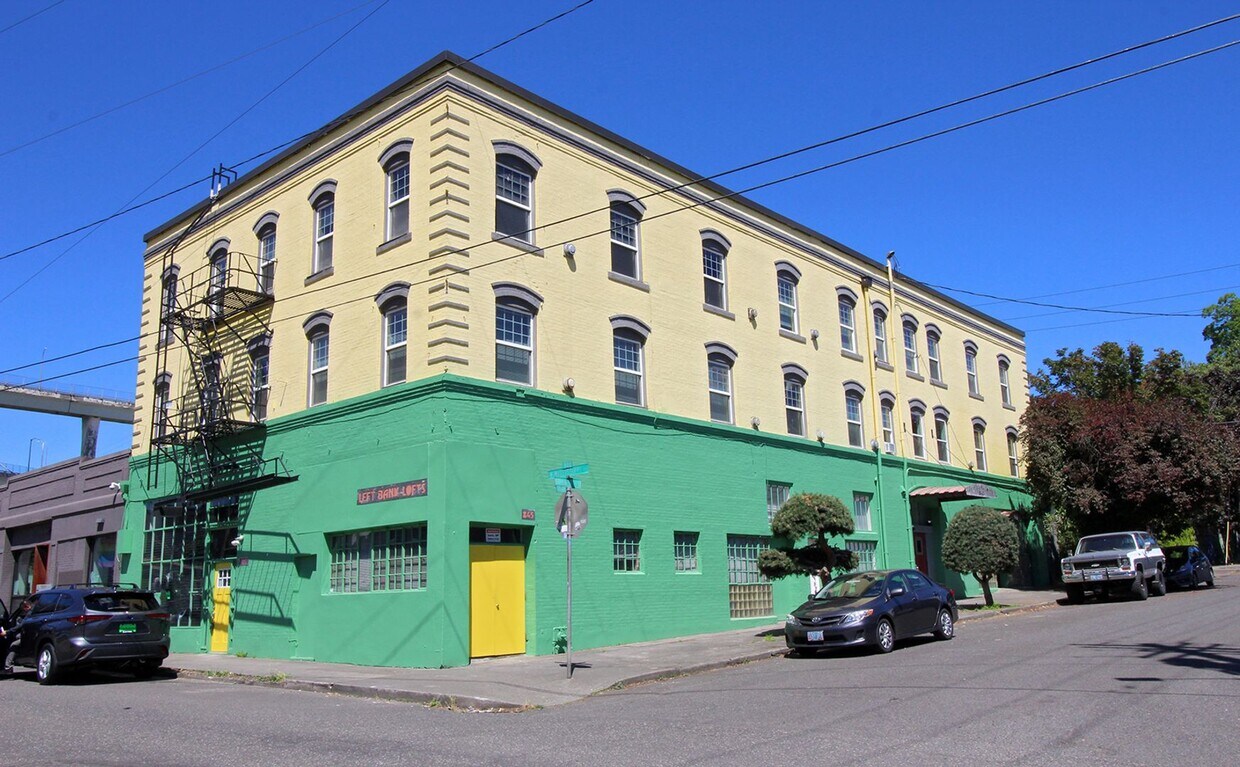 Primary Photo - Lush Bank Lofts