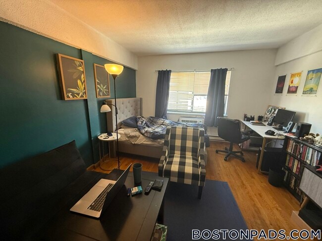 Foto del edificio - 1110 Commonwealth Ave