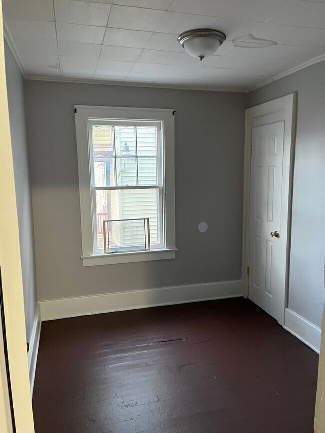 Foto del edificio - 325 Conkey Ave