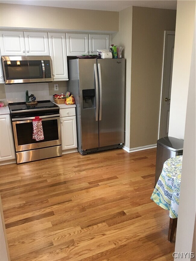 Foto del edificio - 69 Midlake Cir