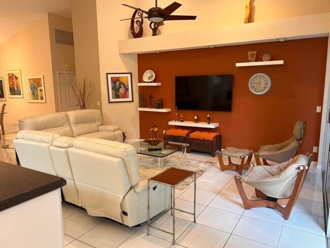 Foto del edificio - 8884 Shoal Creek Ln