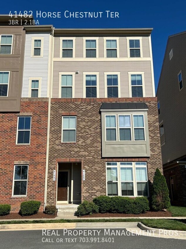 Primary Photo - Beautifully Maintained End Unit For Rent i...