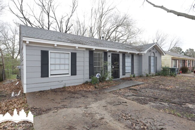 Foto del edificio - 4700 Royal Ridge Dr