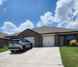Building Photo - 2417 Alterman Dr