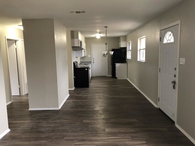 Foto del edificio - 8730 Cape Valley Dr