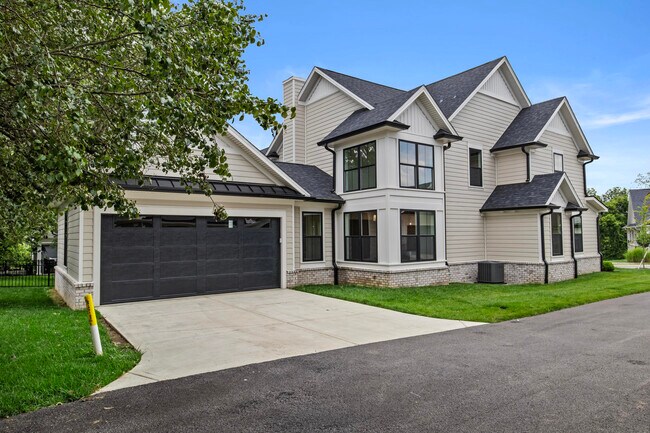 Foto del edificio - 3540 Harper Woods Ln