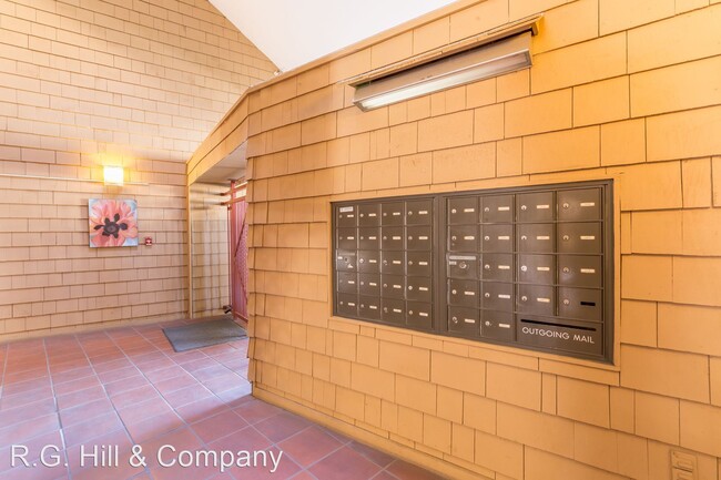 Building Photo - 1336 Boulevard Way