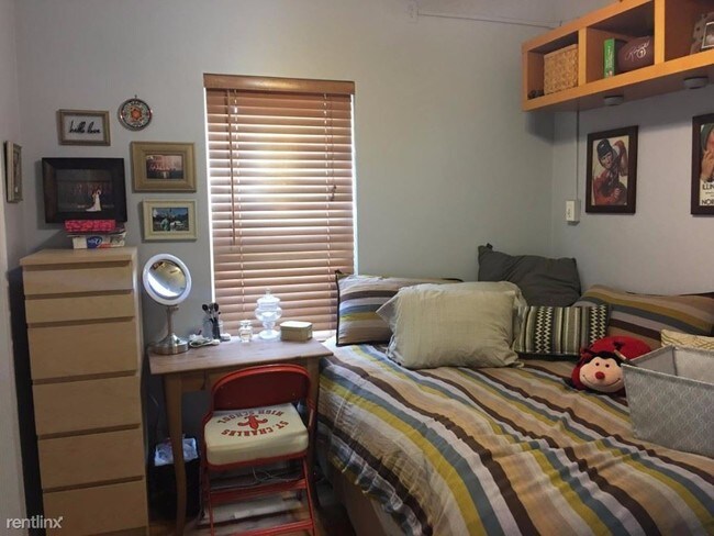 Foto del edificio - 1552 N Ashland Ave