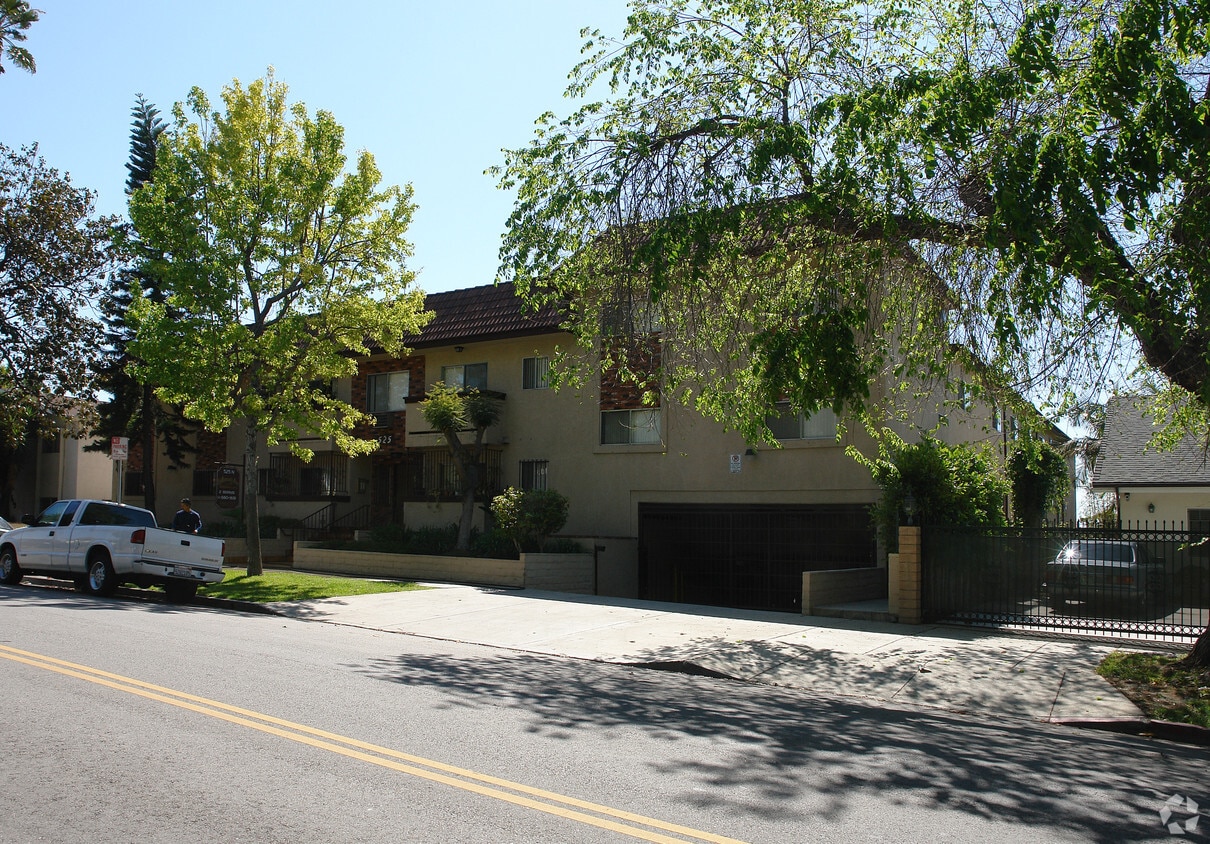 Building Photo - 525 N Ardmore Ave