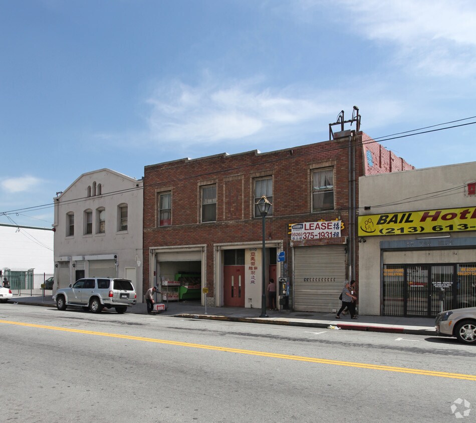 Building Photo - 618 New High St