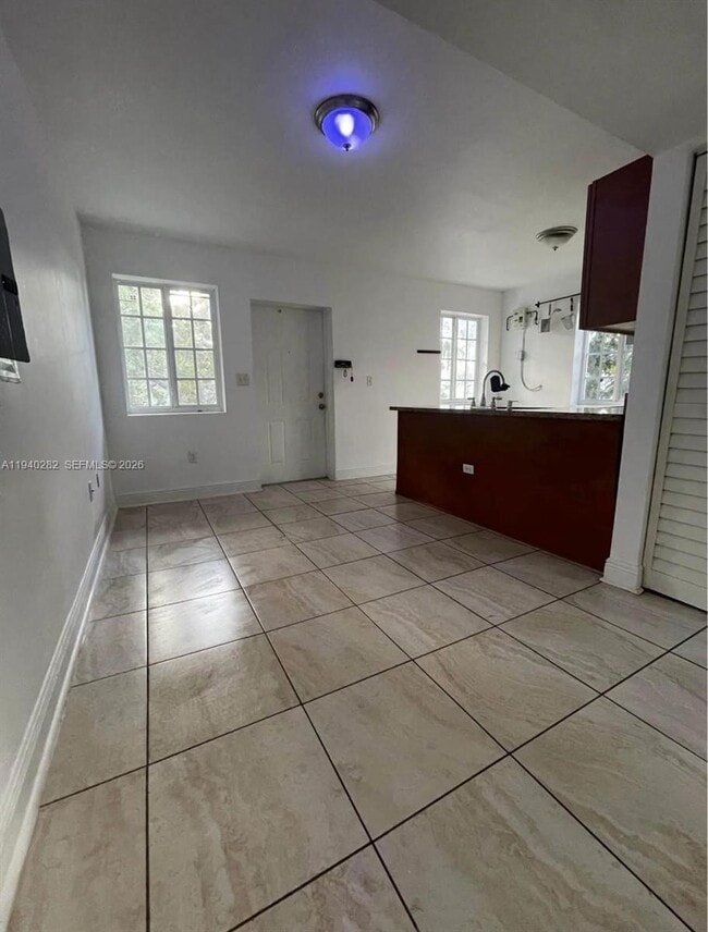 Foto del edificio - 210 NW 16th St