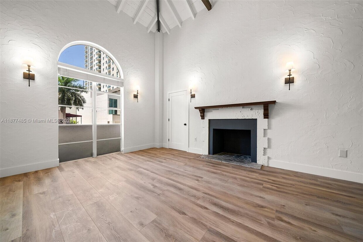 Foto principal - 2411 Biscayne Blvd