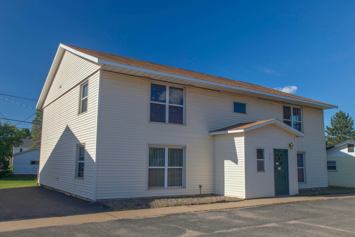 660 Greenwood St Unit Apartment1, Ishpeming, MI 49849 Apartments in Ishpeming, MI