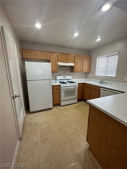 Building Photo - 4555 E Sahara Ave