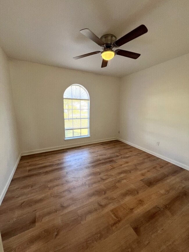 Foto del edificio - 325 Ferguson Ave